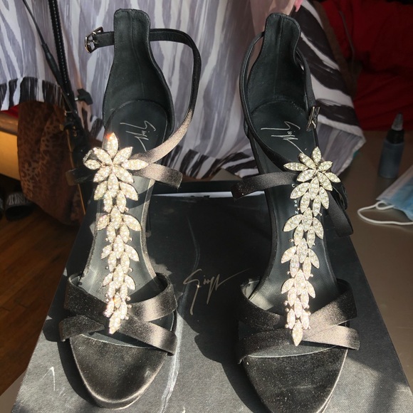 Giuseppe Zanotti Black Crystal Heels - Picture 3 of 4